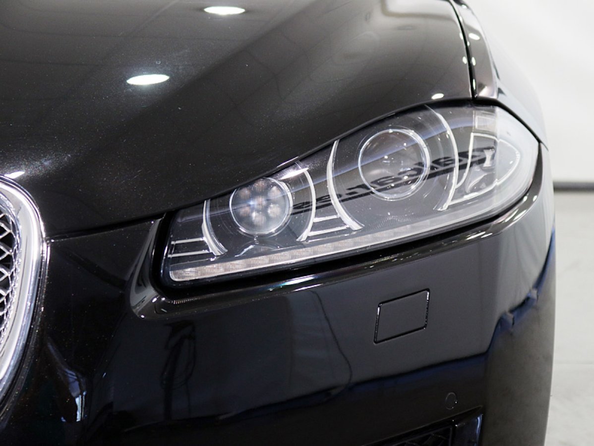 Foto Jaguar XF 12
