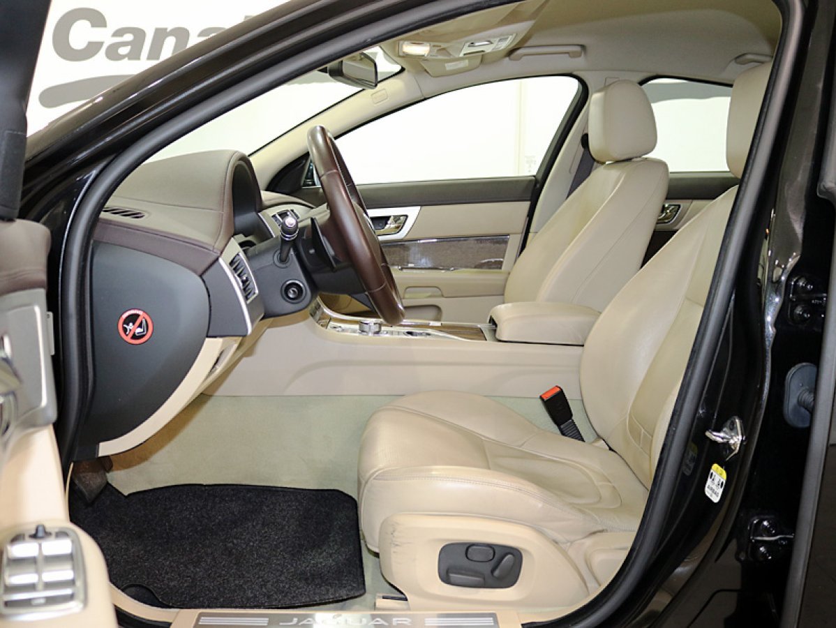 Foto Jaguar XF 14