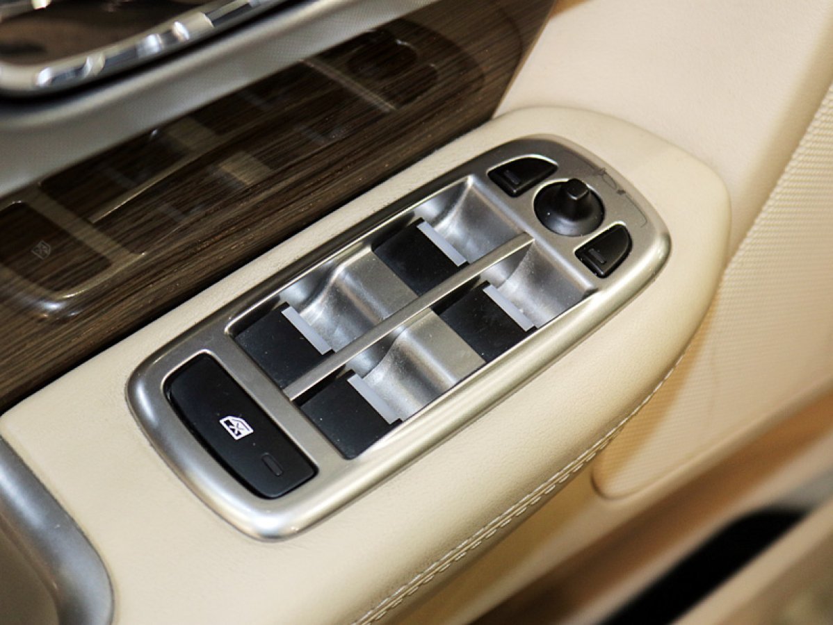Foto Jaguar XF 24
