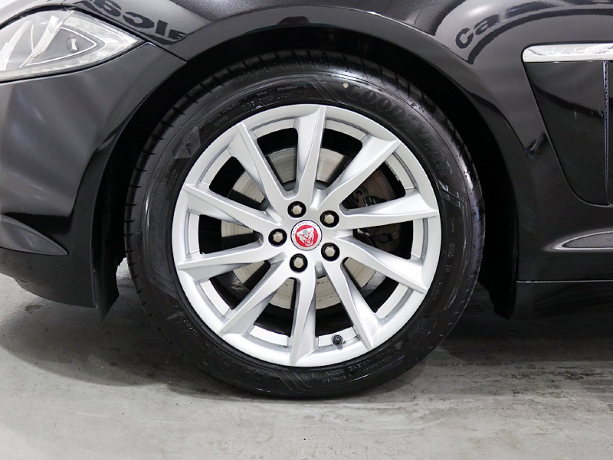Foto Jaguar XF 36