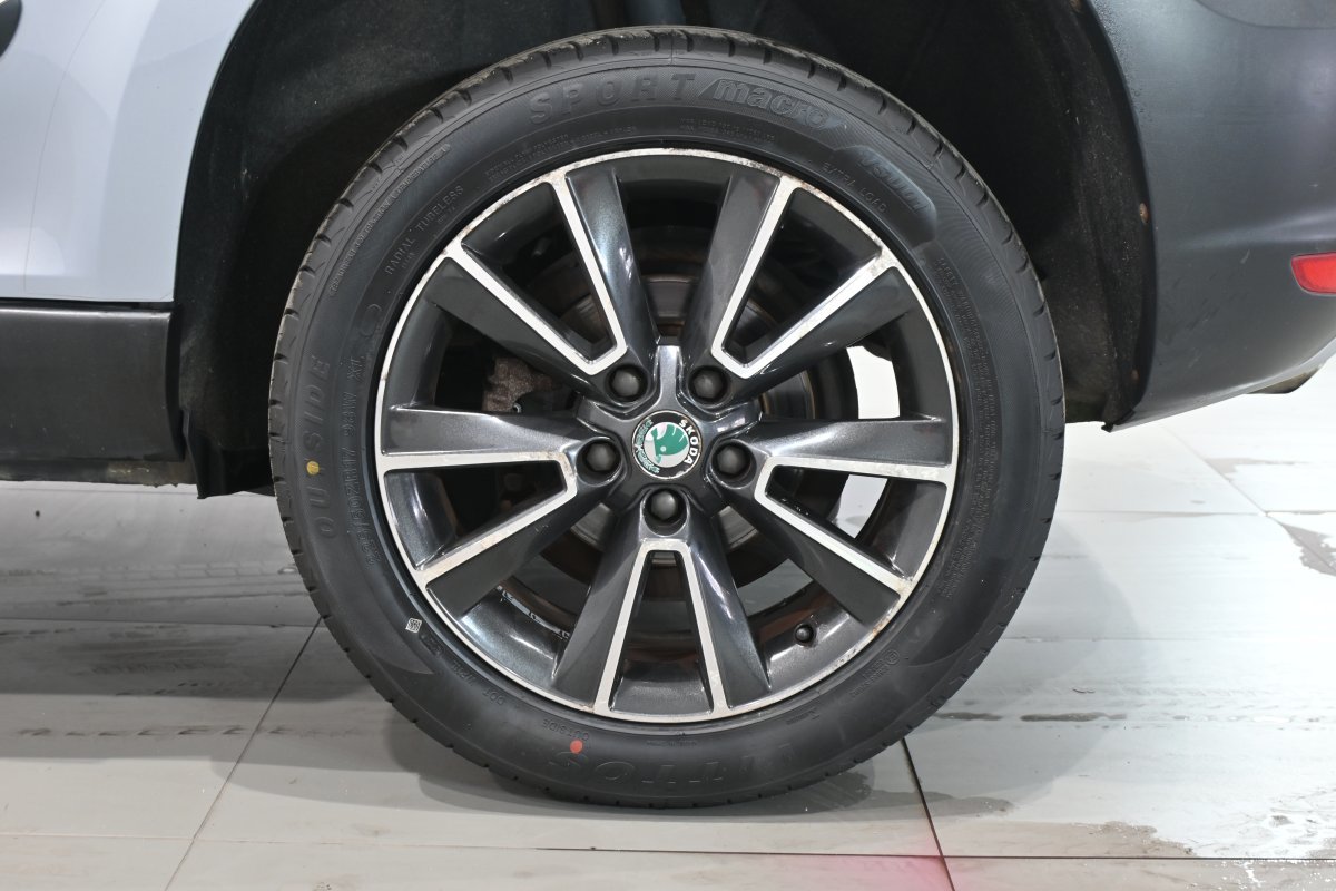 Foto Skoda Yeti 25