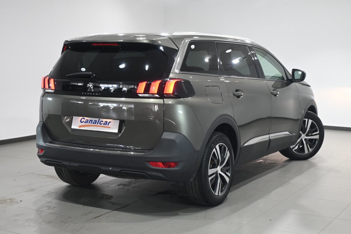 Foto Peugeot 5008 4 Foto Peugeot 5008 4