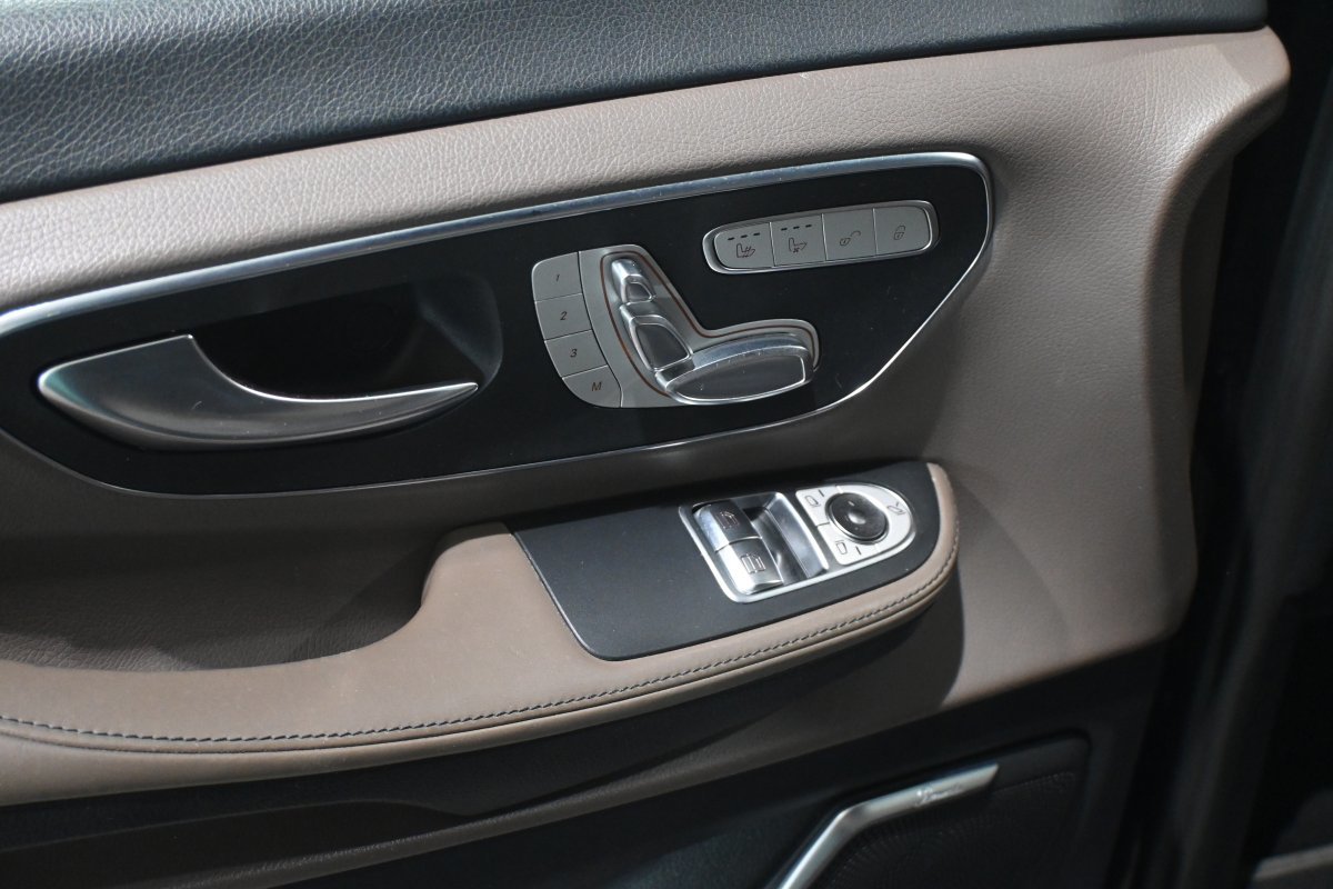 Foto Mercedes-Benz Clase V 30 Foto Mercedes-Benz Clase V 30