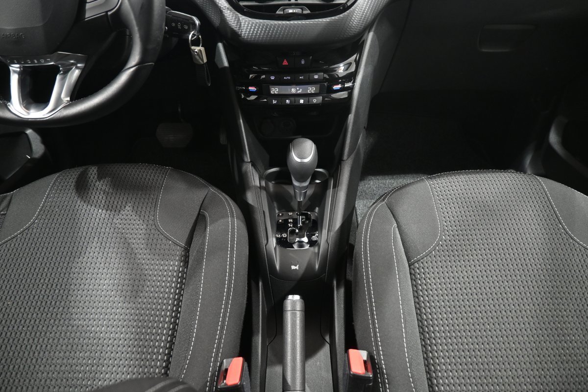 Foto Peugeot 208 18 Foto Peugeot 208 18
