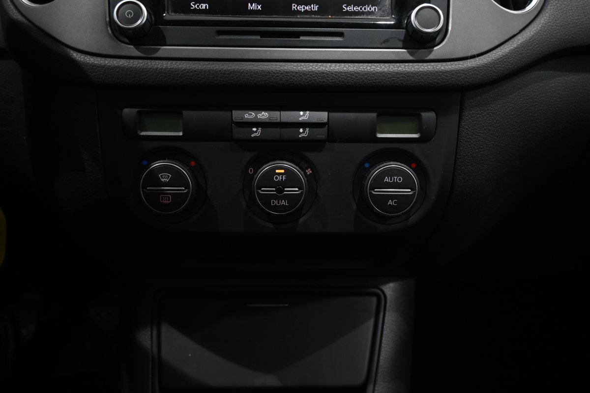 Foto Volkswagen Tiguan 16