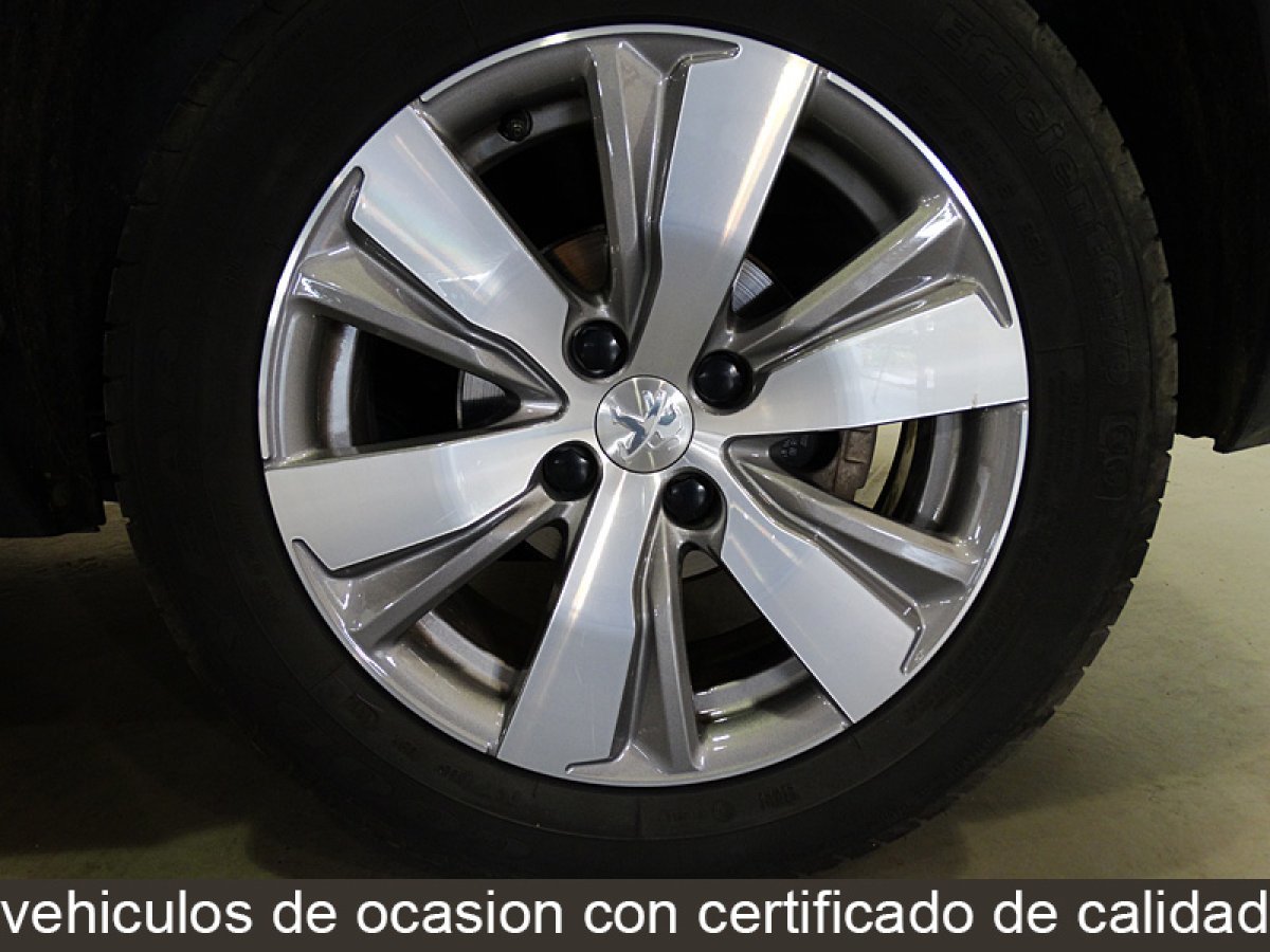 Foto Peugeot 2008 11