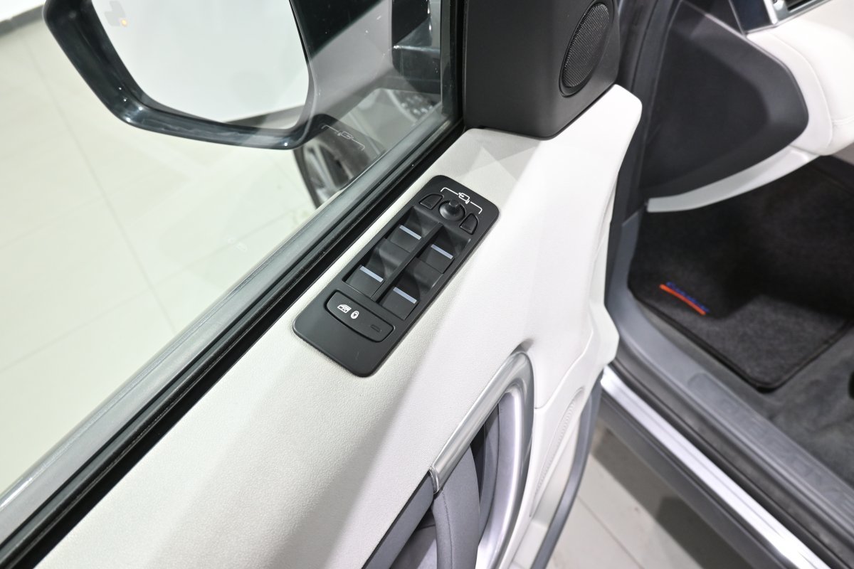 Foto Land-Rover Discovery Sport 30