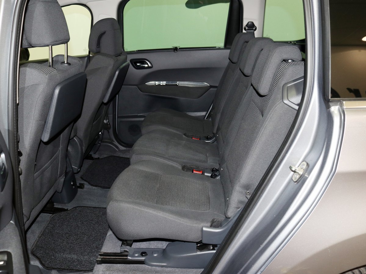 Foto Peugeot 5008 10